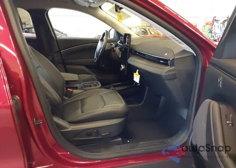 2025 Ford Mustang Mach-E Premium z USA, uszkodzony, nr VIN 3FMTK3SUXSMA28229